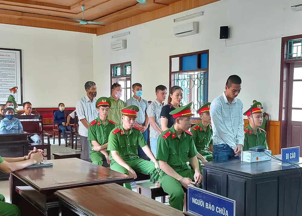 Các bị cáo tại phiên tòa sáng ngày 14-9-2020