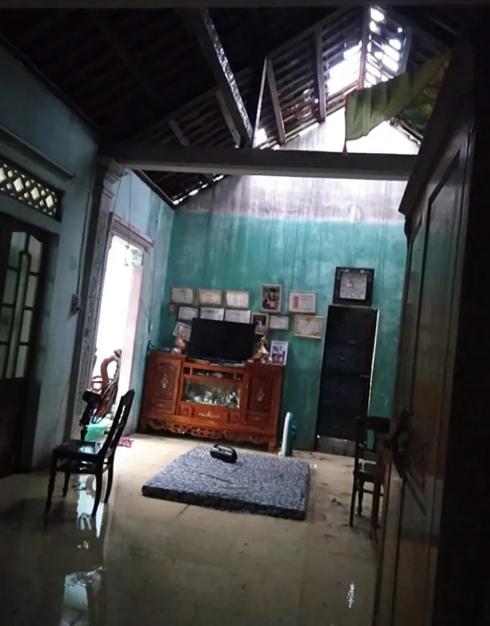 Bão số 5 gây lốc xoáy và mưa lớn nhiều nơi ảnh 27