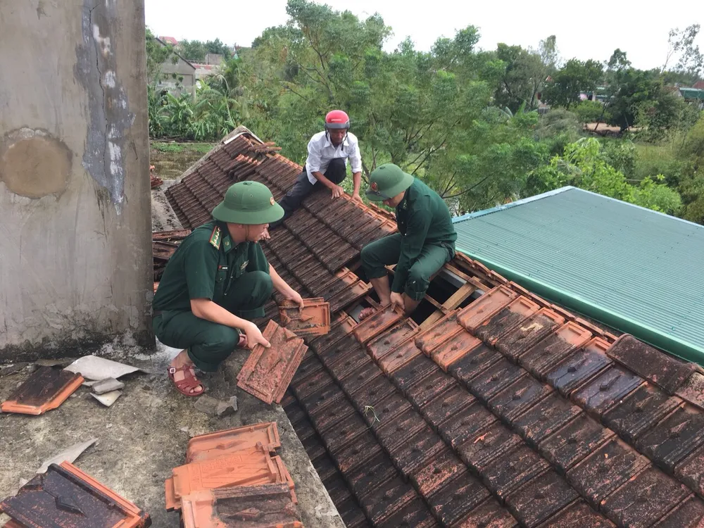 Lốc xoáy gây thiệt hại hàng tỷ đồng ở hai xã ven biển Hà Tĩnh ảnh 3