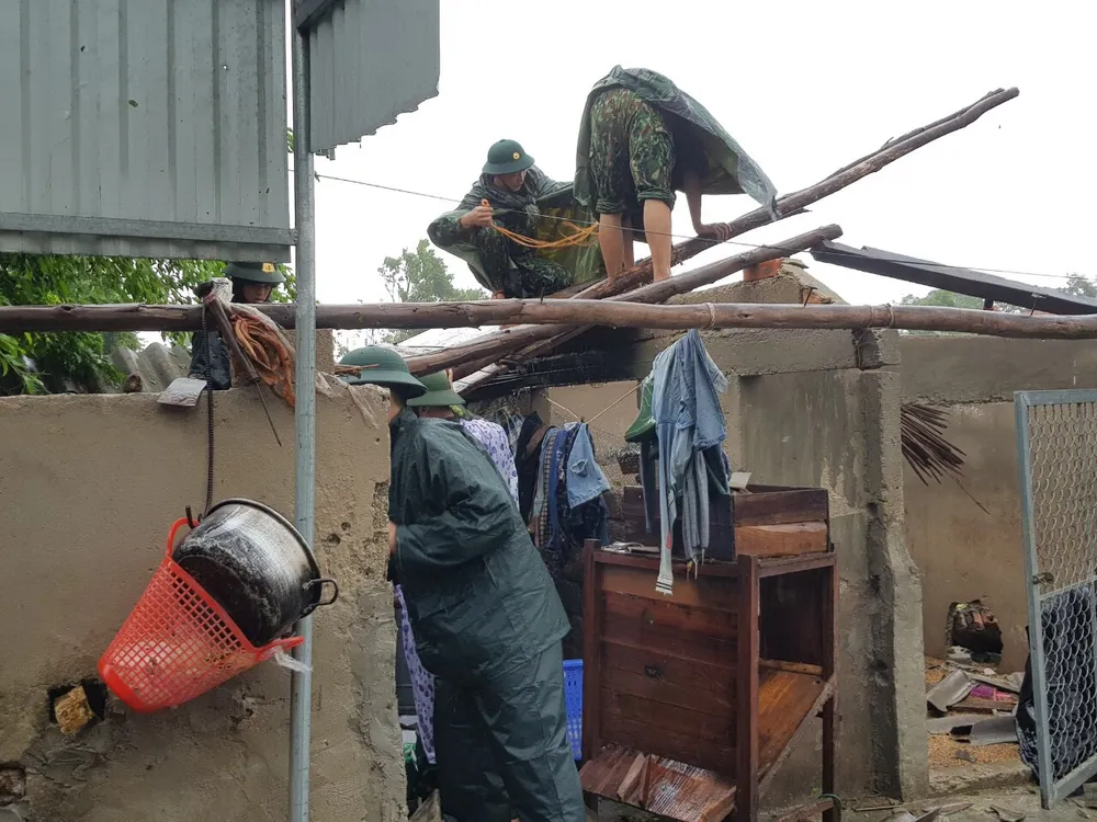 Lốc xoáy gây thiệt hại hàng tỷ đồng ở hai xã ven biển Hà Tĩnh ảnh 7