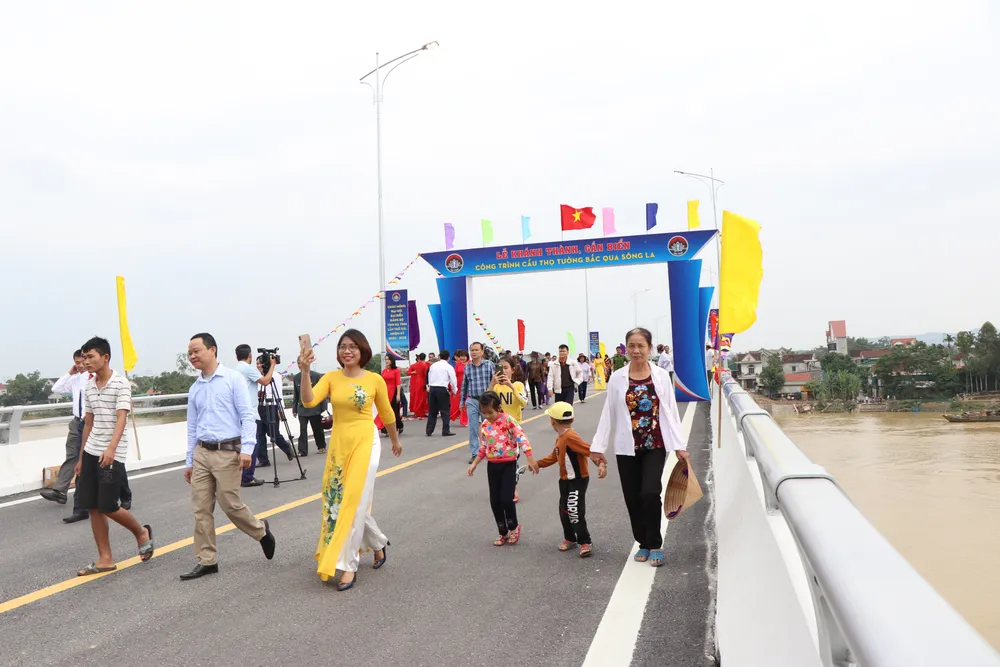 Hà Tĩnh khánh thành cầu Thọ Tường bắc qua sông La ảnh 2