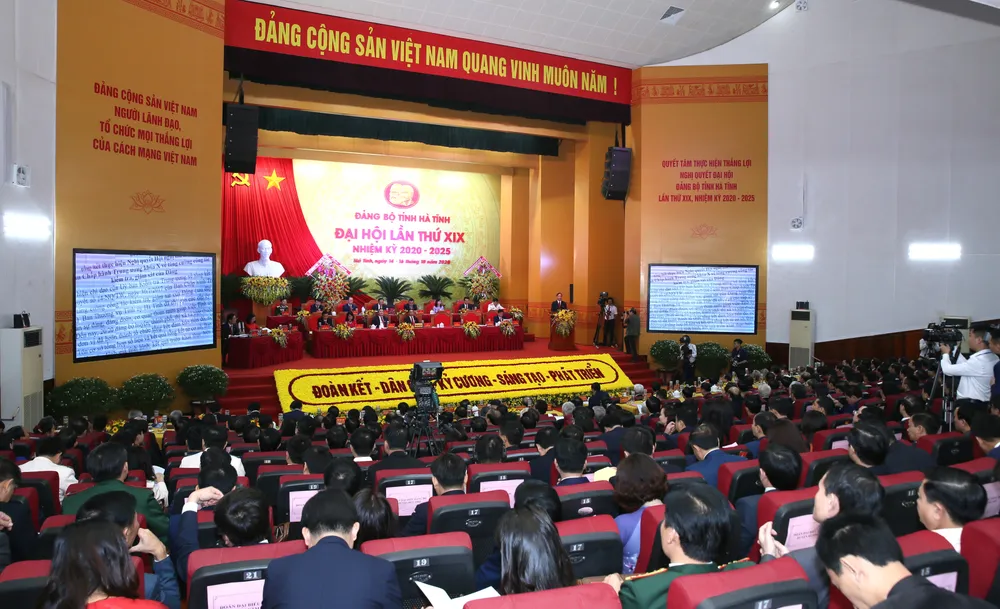 Khai mạc Đại hội đại biểu Đảng bộ tỉnh Hà Tĩnh lần thứ XIX ảnh 1