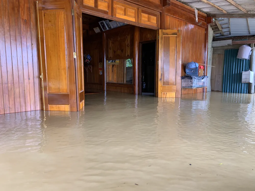 Hà Tĩnh khẩn trương tổ chức sơ tán các hộ dân ở vùng có nguy cơ cao lũ quét, sạt lở đất và ngập lụt sâu ảnh 4