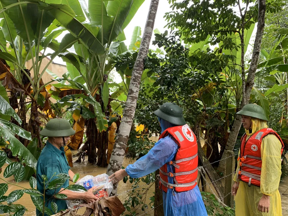 Hà Tĩnh khẩn trương tổ chức sơ tán các hộ dân ở vùng có nguy cơ cao lũ quét, sạt lở đất và ngập lụt sâu ảnh 8