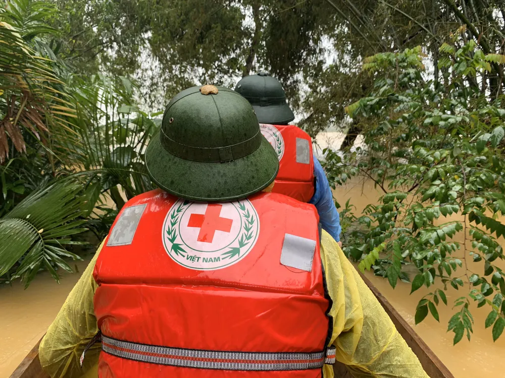 Hà Tĩnh khẩn trương tổ chức sơ tán các hộ dân ở vùng có nguy cơ cao lũ quét, sạt lở đất và ngập lụt sâu ảnh 12