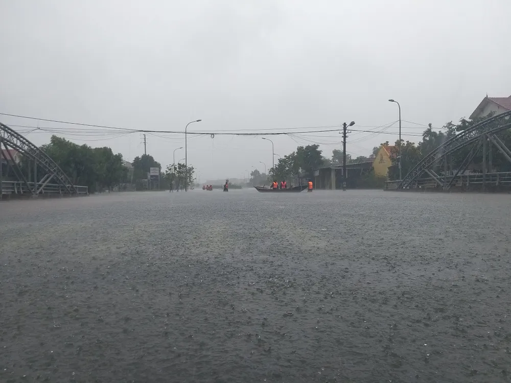 Hà Tĩnh lệnh sơ tán hàng ngàn hộ dân vùng hạ du hồ Kẻ Gỗ để đảm bảo an toàn ảnh 5