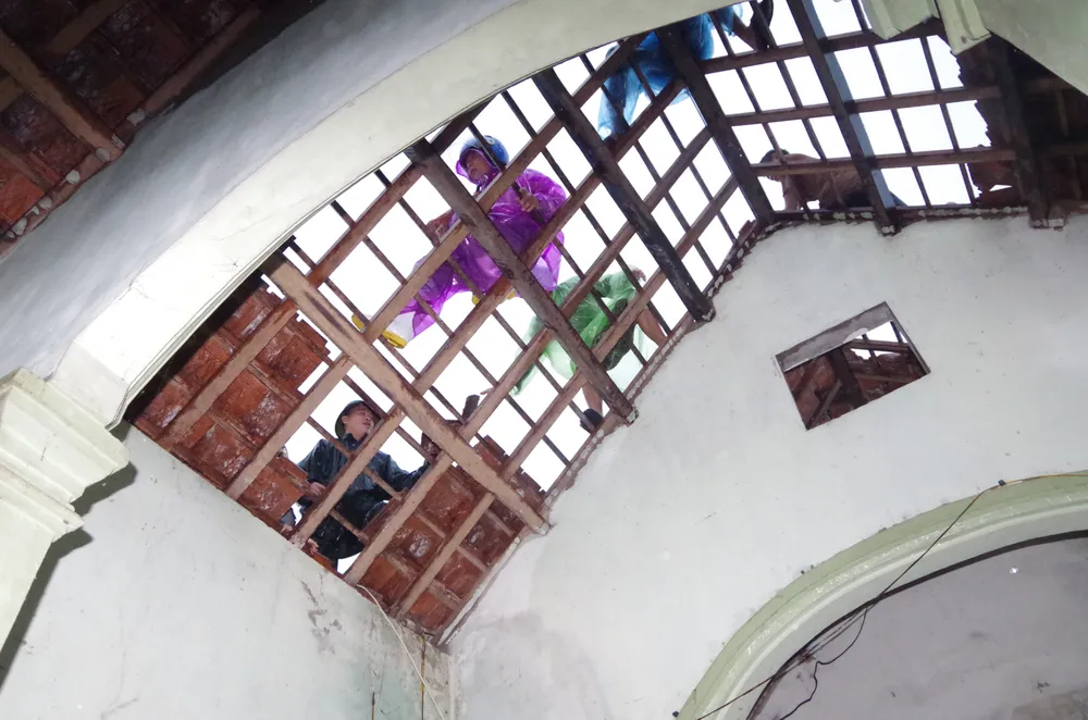 Lốc xoáy khiến 30 nhà dân bị tốc mái ở Hà Tĩnh ảnh 4