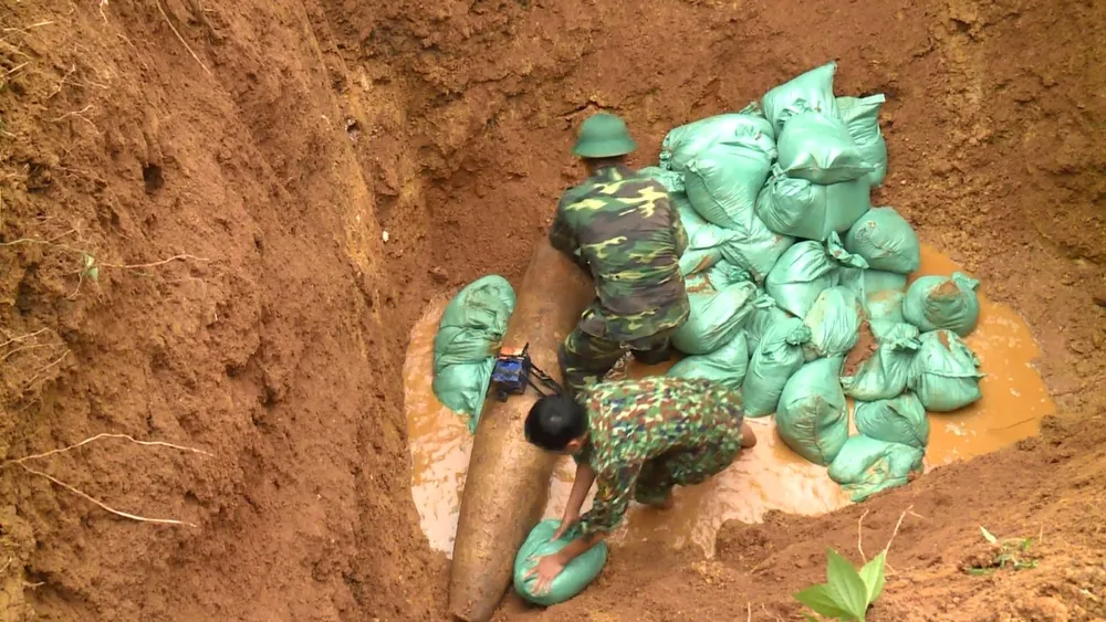 Hà Tĩnh xử lý 2 quả bom còn sót lại sau chiến tranh ảnh 3