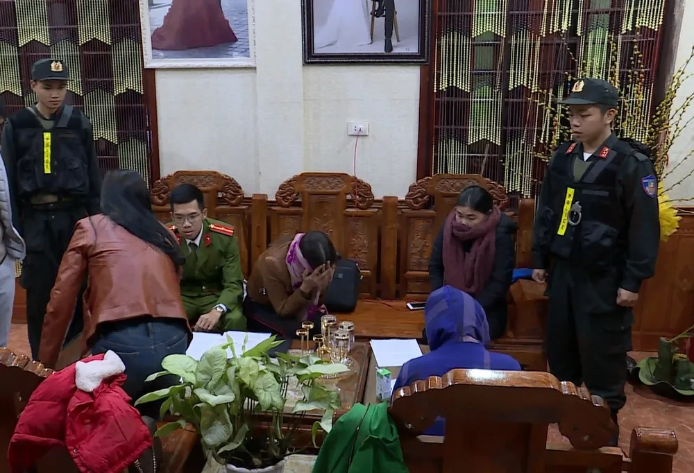 Triệt phá đường dây lô đề, cá độ bóng đá qua mạng thu giữ 360 triệu đồng ảnh 3