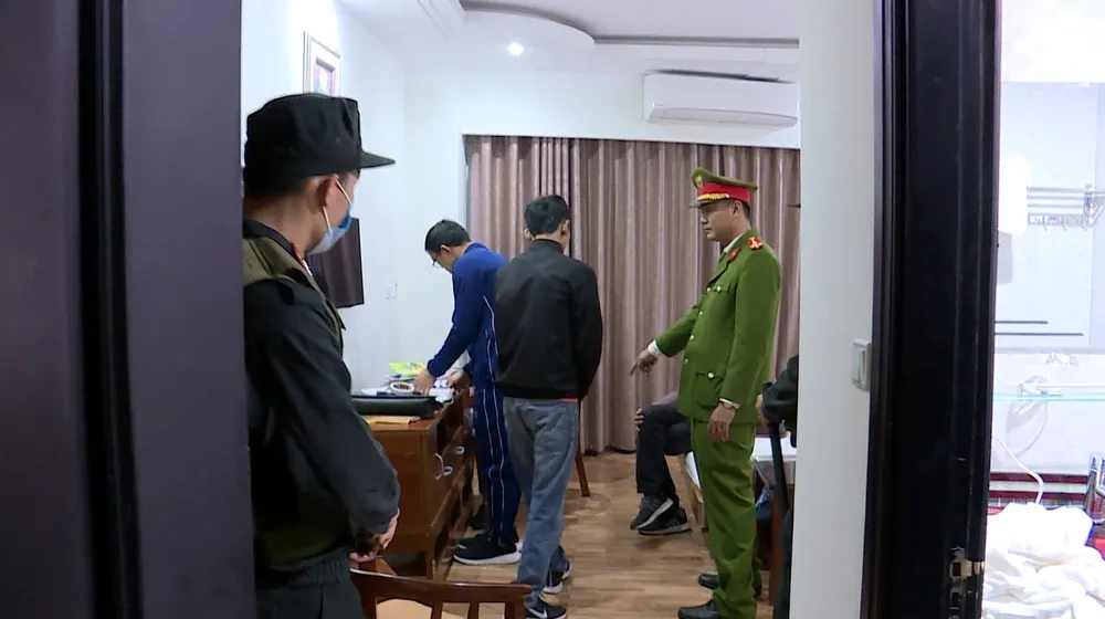 Triệt phá đường dây lô đề, cá độ bóng đá qua mạng thu giữ 360 triệu đồng ảnh 2