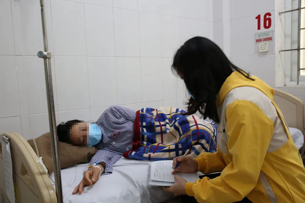 Hà Tĩnh: Nhiều người nhập viện nghi ngộ độc thực phẩm ảnh 2