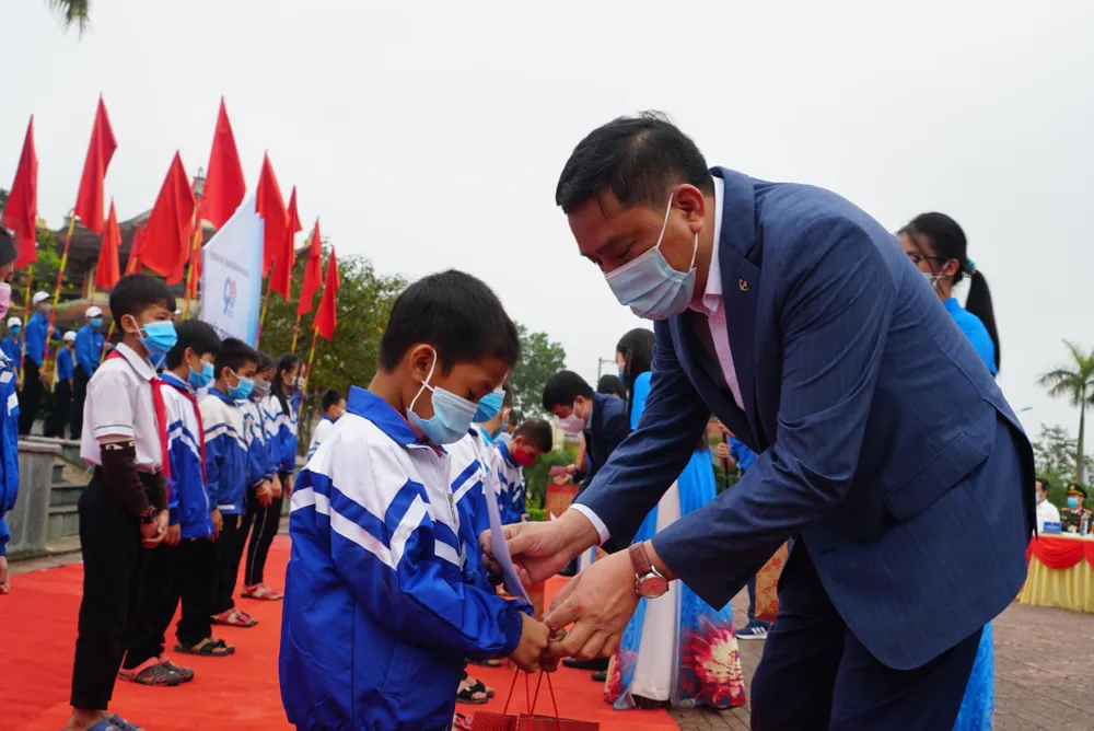 Hà Tĩnh: Ra quân Tháng thanh niên và Tết trồng cây “Đời đời nhớ ơn Bác Hồ” ảnh 9
