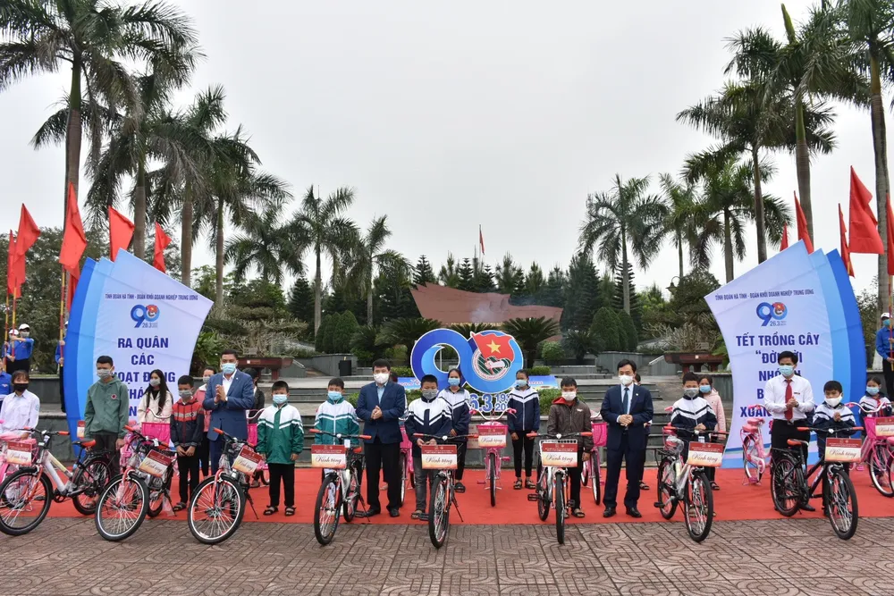 Hà Tĩnh: Ra quân Tháng thanh niên và Tết trồng cây “Đời đời nhớ ơn Bác Hồ” ảnh 10