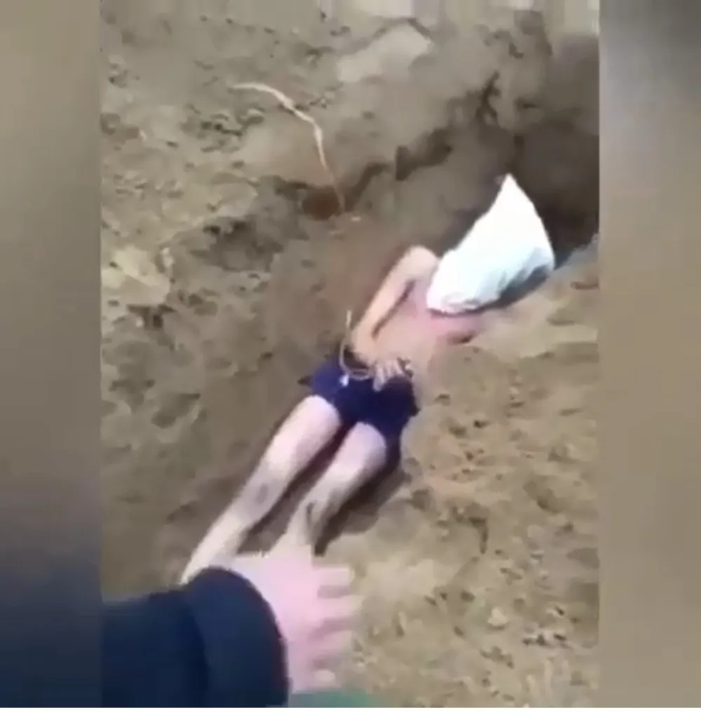 Xác minh clip nam thanh niên bị trùm đầu, vùi lấp dưới hố đất  ảnh 5