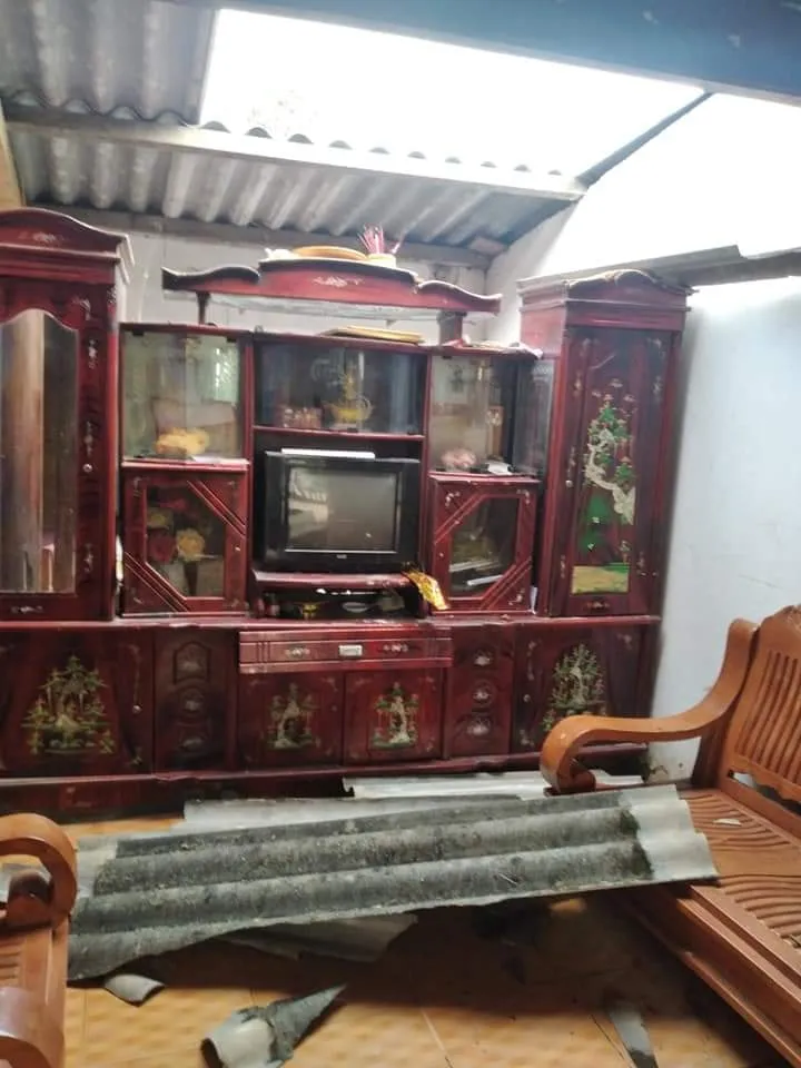 Lốc xoáy gây thiệt hại nặng về tài sản của người dân Hà Tĩnh ảnh 6