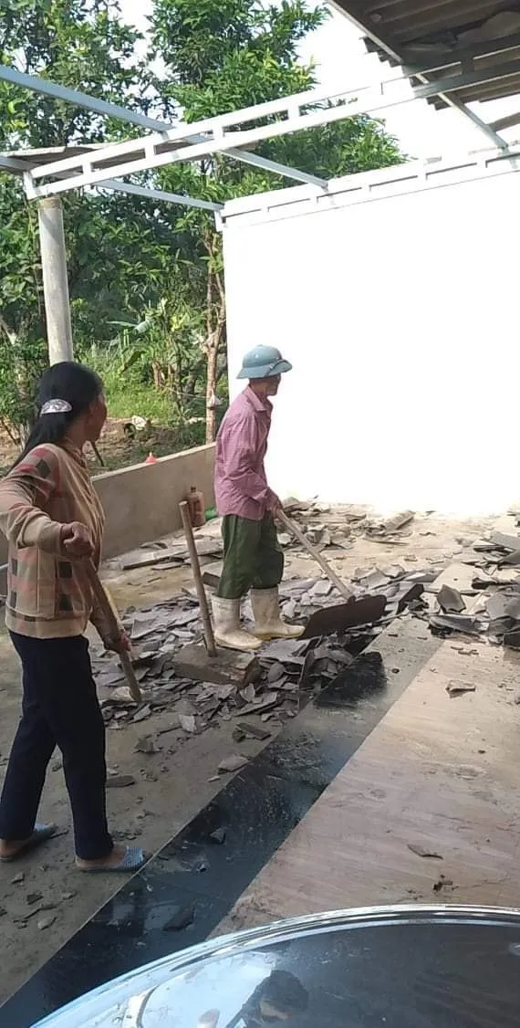 Lốc xoáy gây thiệt hại nặng về tài sản của người dân Hà Tĩnh ảnh 9