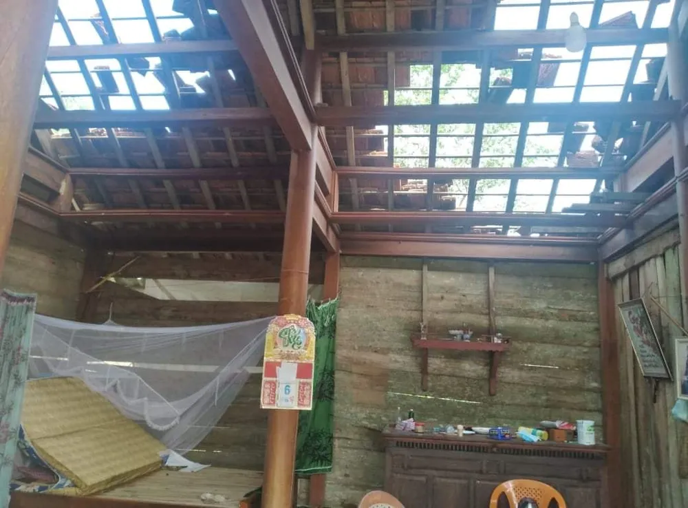 Lốc xoáy gây thiệt hại nặng về tài sản của người dân Hà Tĩnh ảnh 3