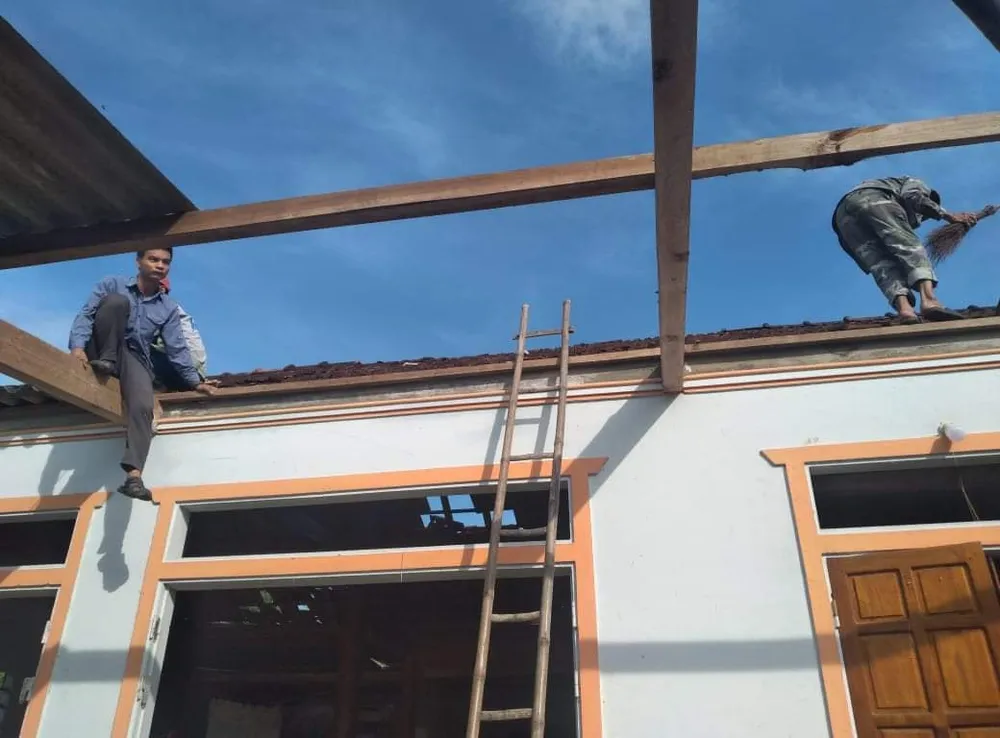 Lốc xoáy gây thiệt hại nặng về tài sản của người dân Hà Tĩnh ảnh 10