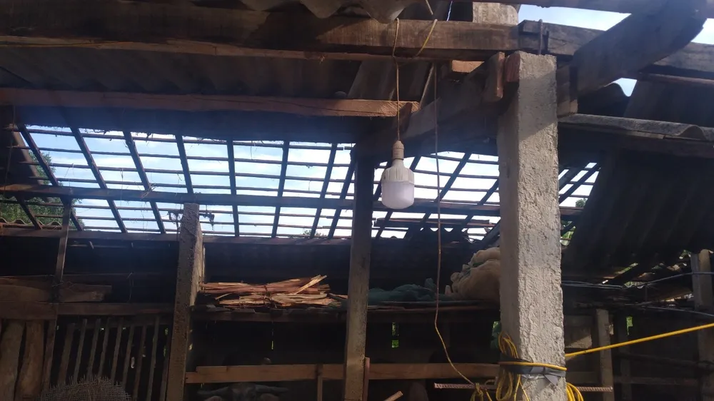 Lốc xoáy gây thiệt hại nặng về tài sản của người dân Hà Tĩnh ảnh 13