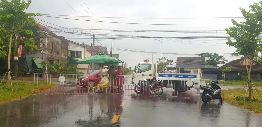 Hà Tĩnh: Tạm dừng một số hoạt động, dịch vụ không thiết yếu để phòng, chống dịch Covid-19 ảnh 1