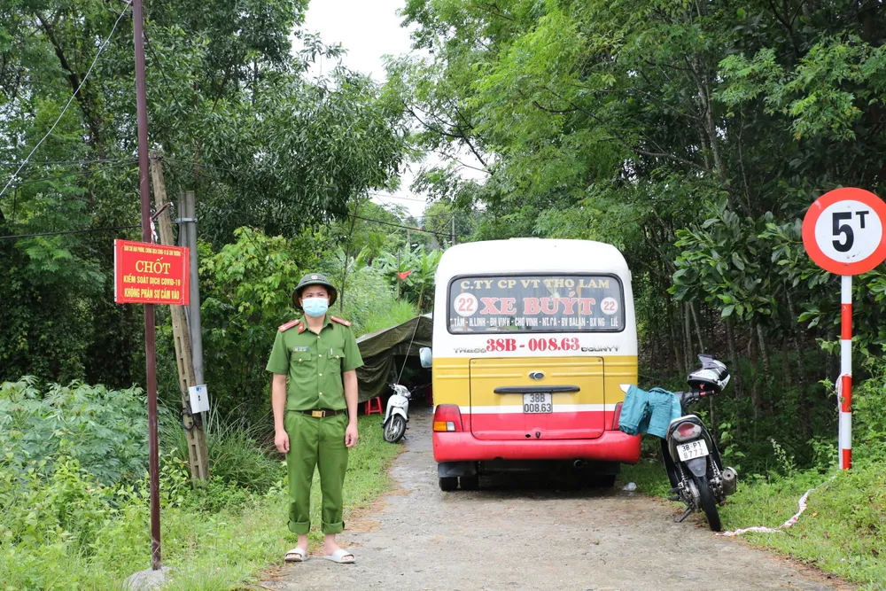 Hà Tĩnh mở rộng điều tra dịch tễ, lập danh sách những người tiếp xúc gần với bệnh nhân Covid-19 ảnh 1