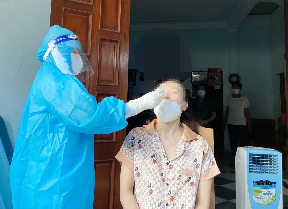 Hà Tĩnh phong tỏa 2 thôn vì phát hiện một trường hợp nghi mắc Covid-19 trong cộng đồng  ảnh 2