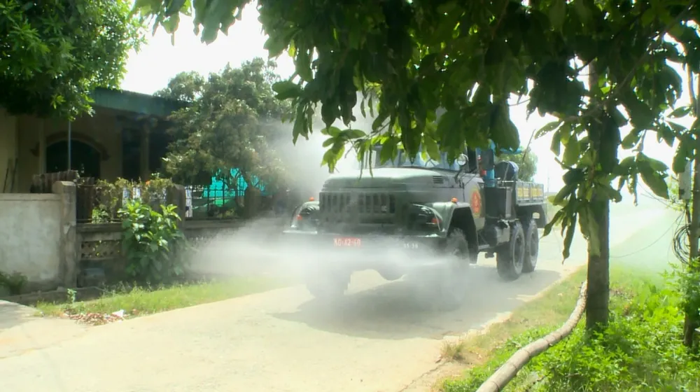 Quân khu 4 điều động lực lượng phun khử khuẩn vùng dịch ở huyện Thạch Hà, Hà Tĩnh ảnh 7