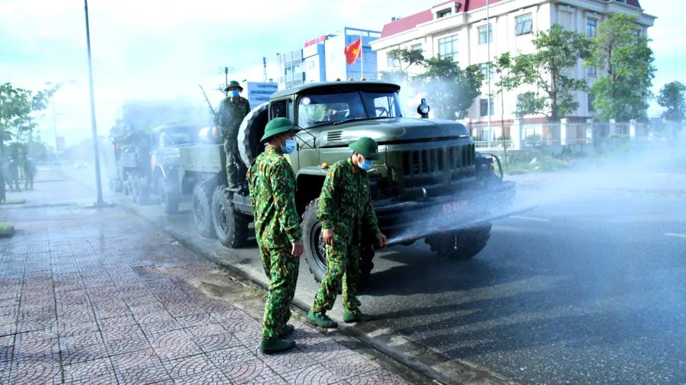 Từ 12 giờ trưa nay 13-7, Hà Tĩnh cho phép hoạt động trở lại một số dịch vụ thiết yếu ảnh 1