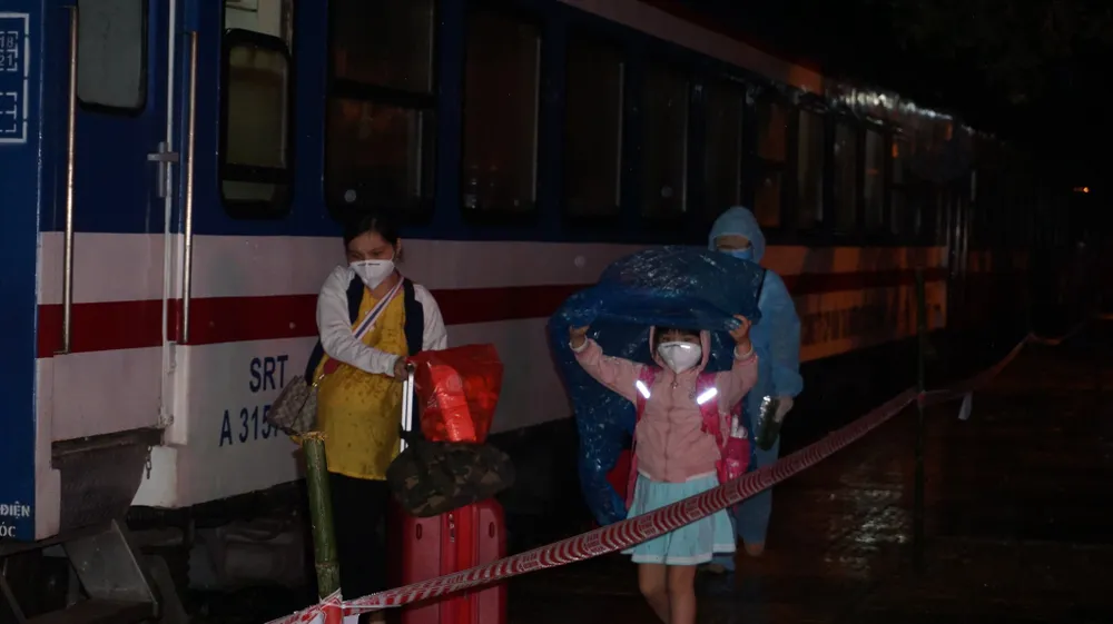 Hà Tĩnh đón 814 công dân từ TPHCM trở về quê an toàn ảnh 1