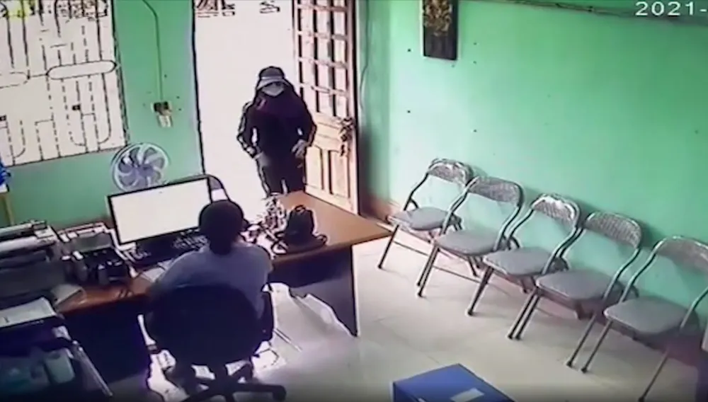 Bắt nghi phạm dùng dao khống chế nhân viên quỹ tín dụng liên xã để cướp tài sản ảnh 1