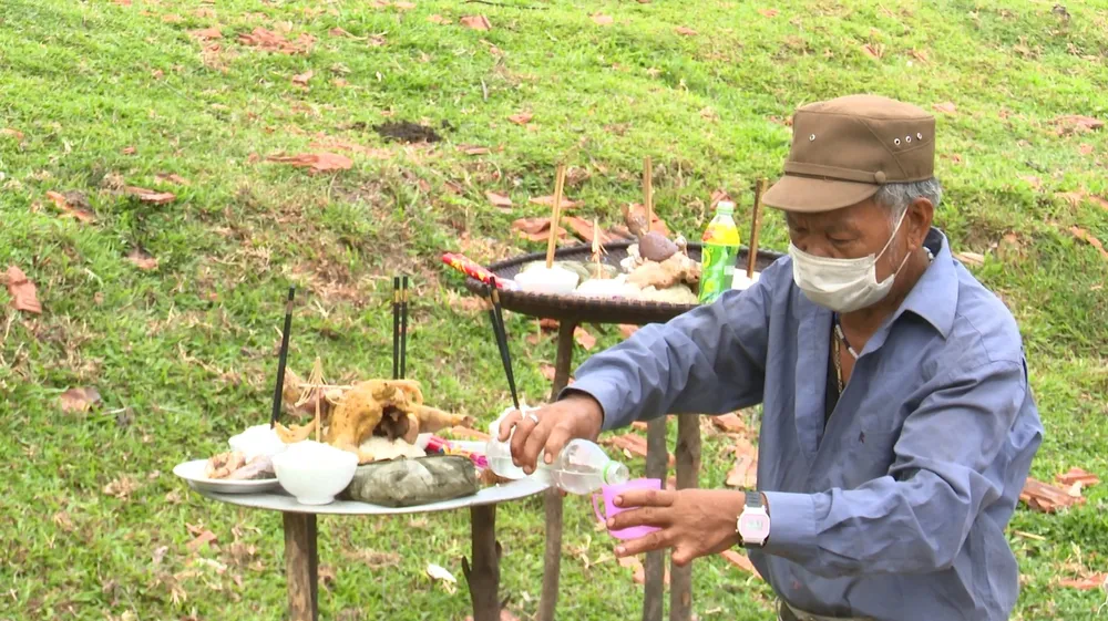 Bà con dân tộc Chứt ở bản Rào Tre vui đón Tết Lấp lỗ ảnh 2