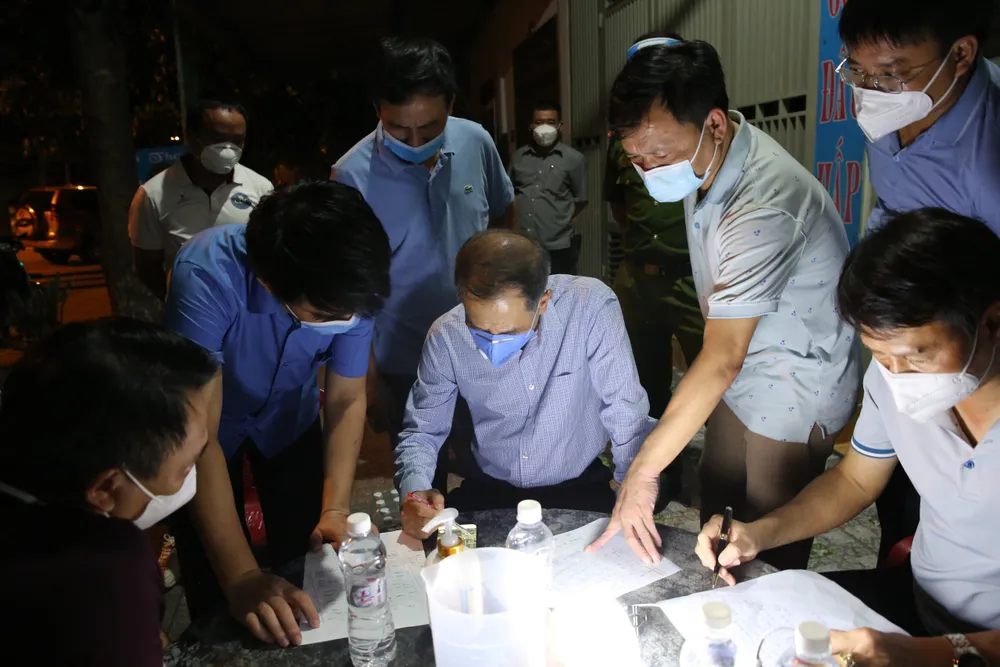 Hà Tĩnh: Thiết lập vùng cách ly y tế thị xã Hồng Lĩnh từ 0 giờ ngày 18-8 ảnh 1