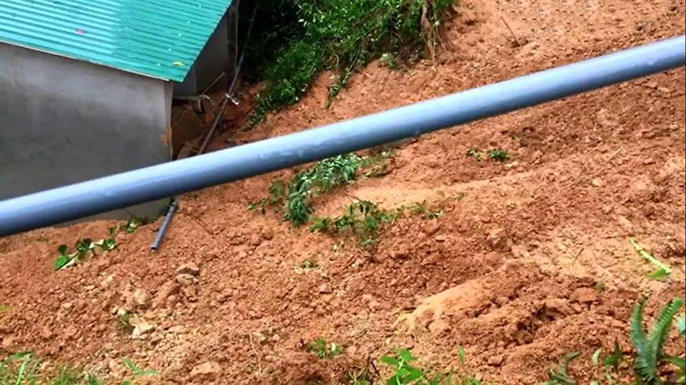 Hà Tĩnh: Sạt lở đất đồi làm sập tường nhà dân, 1 cháu bé bị gãy chân ảnh 5