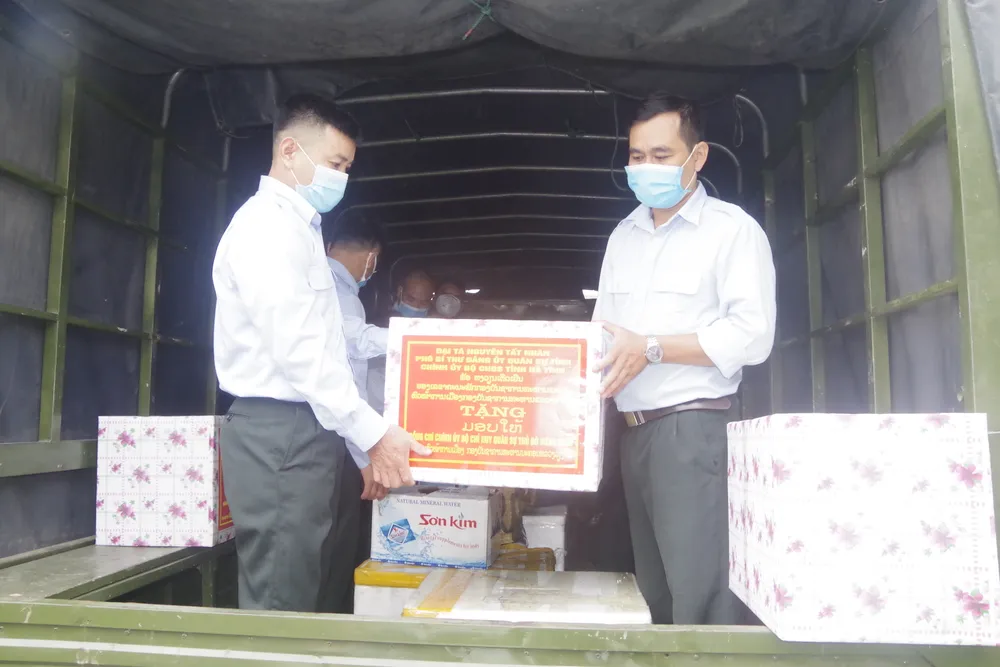 Hà Tĩnh tổ chức lễ xuất quân làm nhiệm vụ quy tập mộ liệt sĩ tại Lào  ảnh 4