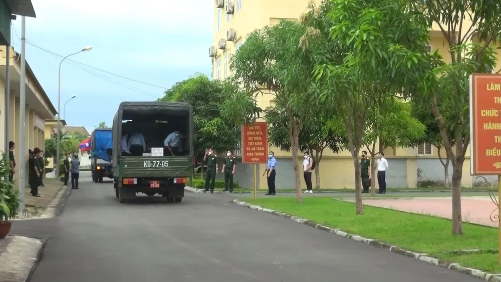 Hà Tĩnh tổ chức lễ xuất quân làm nhiệm vụ quy tập mộ liệt sĩ tại Lào  ảnh 5