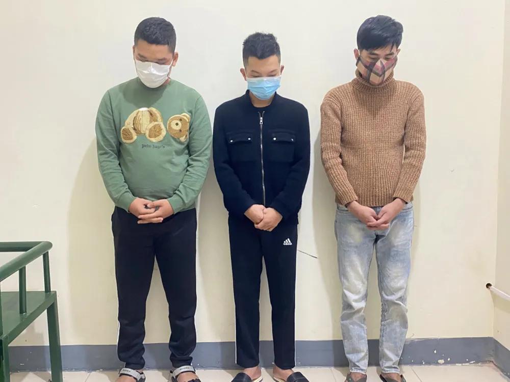 Các đối tượng tại cơ quan điều tra. Ảnh: Công an Hà Tĩnh cung cấp