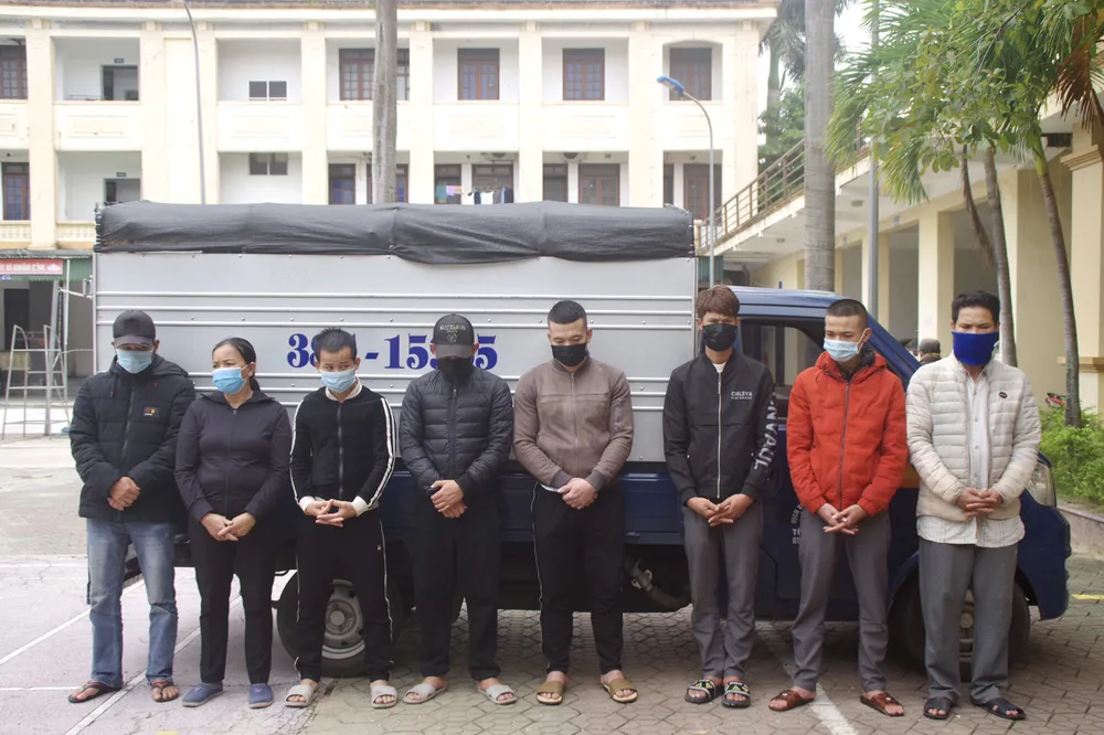 Hà Tĩnh: Bắt giữ nhóm đối tượng sử dụng ô tô đi bắt trộm mèo ảnh 1