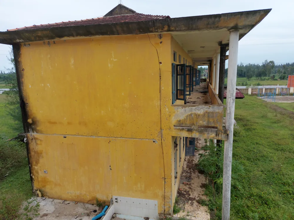 Hà Tĩnh: Hoang tàn trường học bỏ hoang ảnh 9