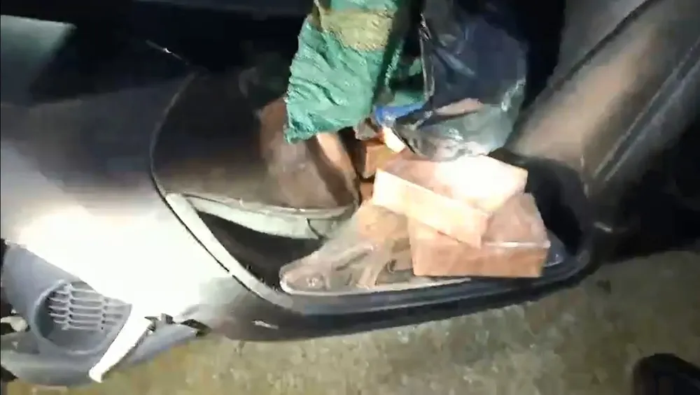 Hà Tĩnh: Bắt giữ đối tượng vận chuyển 10 bánh heroin trong đêm ảnh 1