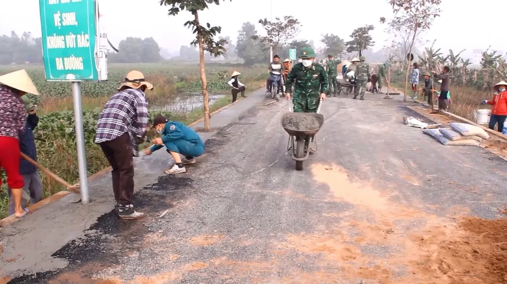 Hà Tĩnh: Đồng hành cùng ngư dân vươn khơi bám biển  ảnh 4