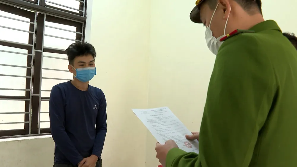 Khởi tố đối tượng lừa bán 12 xe ô tô, chiếm đoạt trên 2,7 tỷ đồng ảnh 1