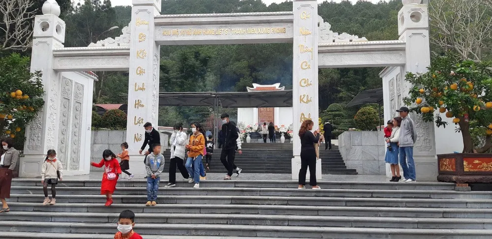 Hà Tĩnh: Các khu di tích đón khách du xuân đầu năm ảnh 2