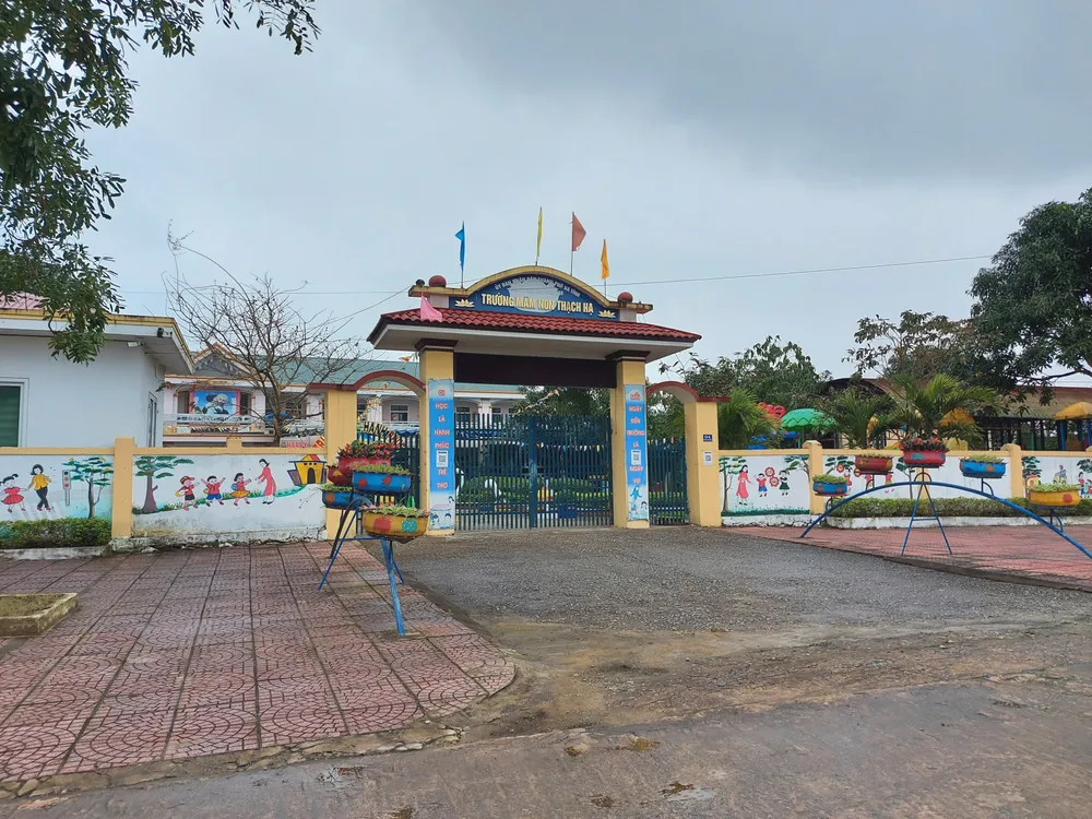 Bắc miền Trung: Nhiều trường phải cho học sinh nghỉ học tránh rét ảnh 10