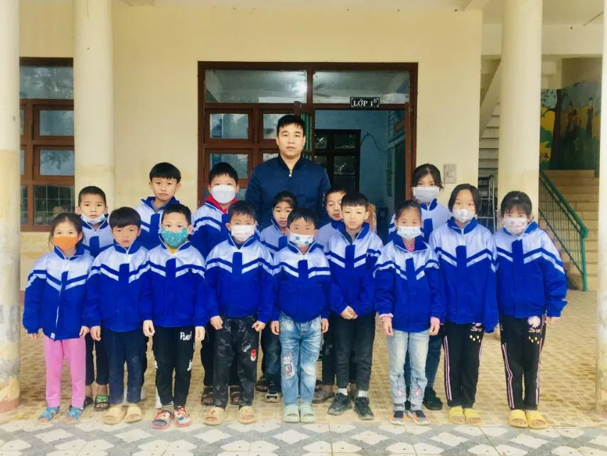 Bắc miền Trung: Nhiều trường phải cho học sinh nghỉ học tránh rét ảnh 13