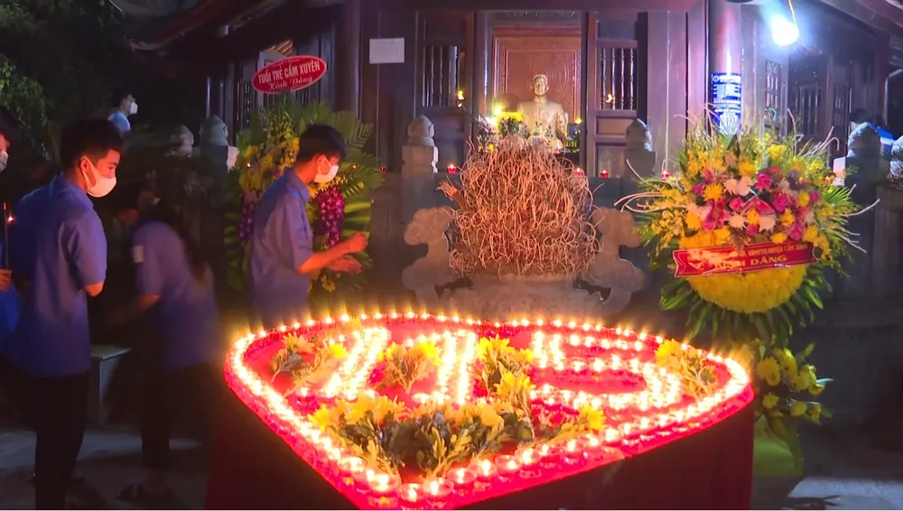 Hà Tĩnh: Thắp nến tri ân cố Tổng Bí thư Lê Duẩn ảnh 3