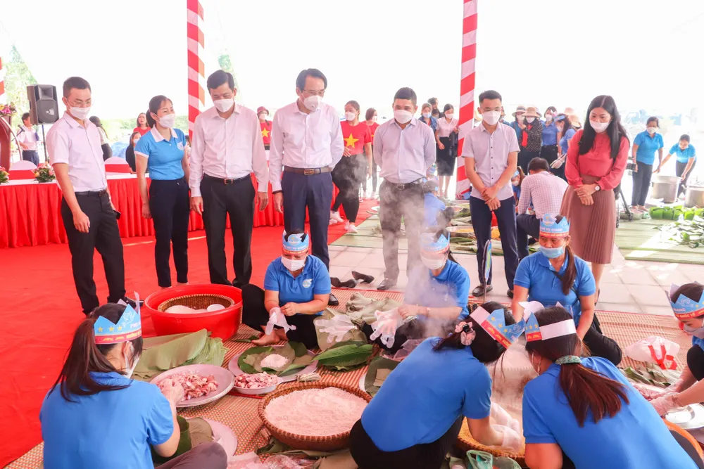 Hà Tĩnh: Sôi nổi hội thi gói bánh chưng dâng Quốc Tổ Hùng Vương ảnh 14