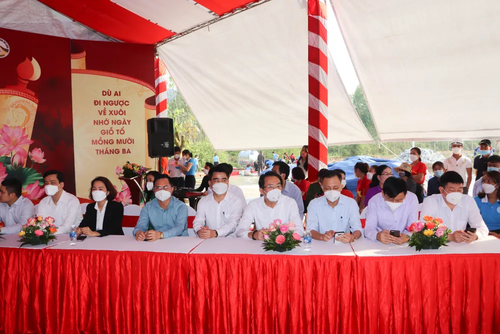 Hà Tĩnh: Sôi nổi hội thi gói bánh chưng dâng Quốc Tổ Hùng Vương ảnh 3