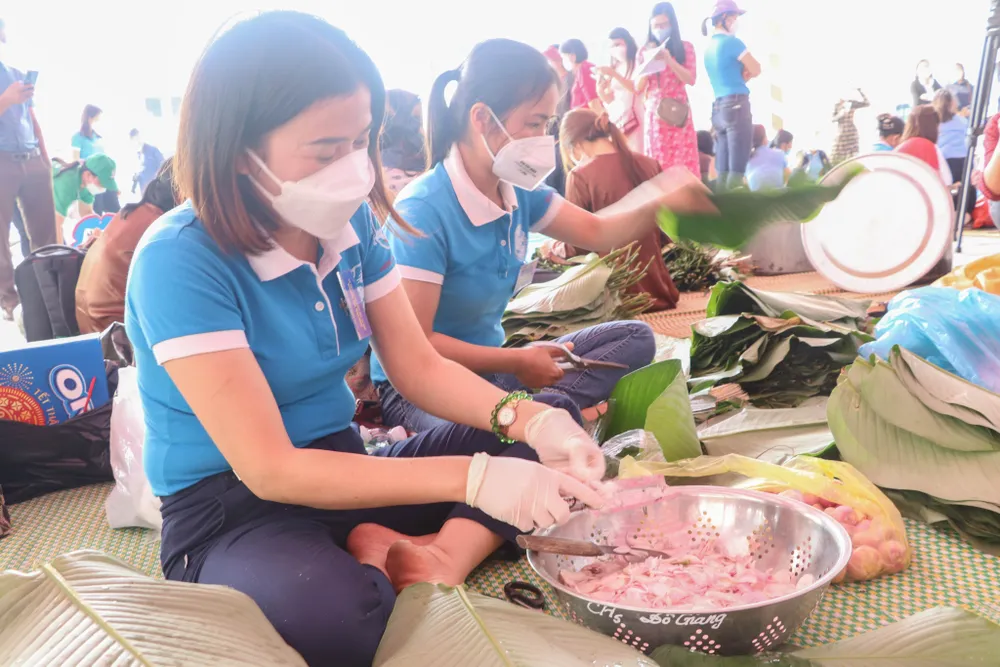 Hà Tĩnh: Sôi nổi hội thi gói bánh chưng dâng Quốc Tổ Hùng Vương ảnh 11