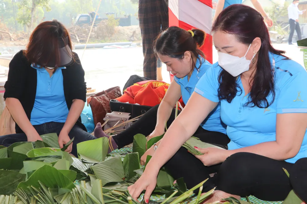 Hà Tĩnh: Sôi nổi hội thi gói bánh chưng dâng Quốc Tổ Hùng Vương ảnh 10