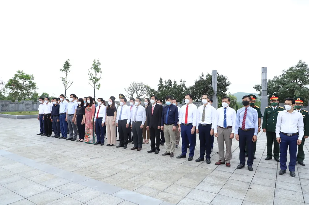 Hà Tĩnh: Dâng hương kỷ niệm ngày sinh cố Tổng Bí thư Hà Huy Tập ảnh 1